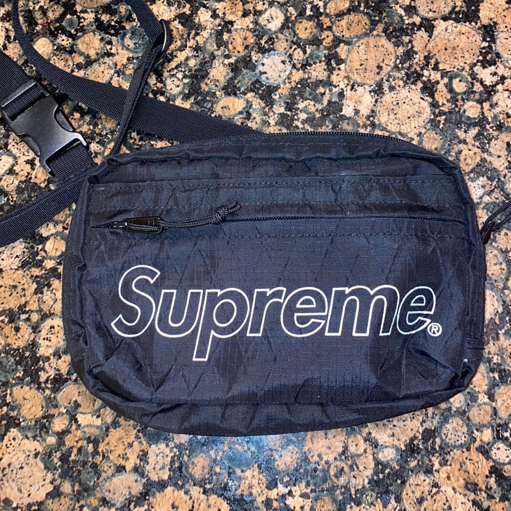 Supreme fannypack/crossbody